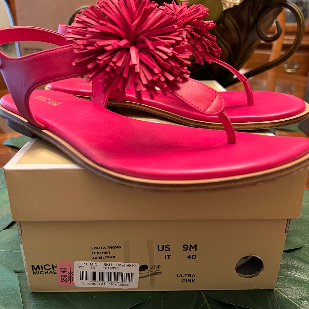 MK Lolita thong, sz 9, ultra pink